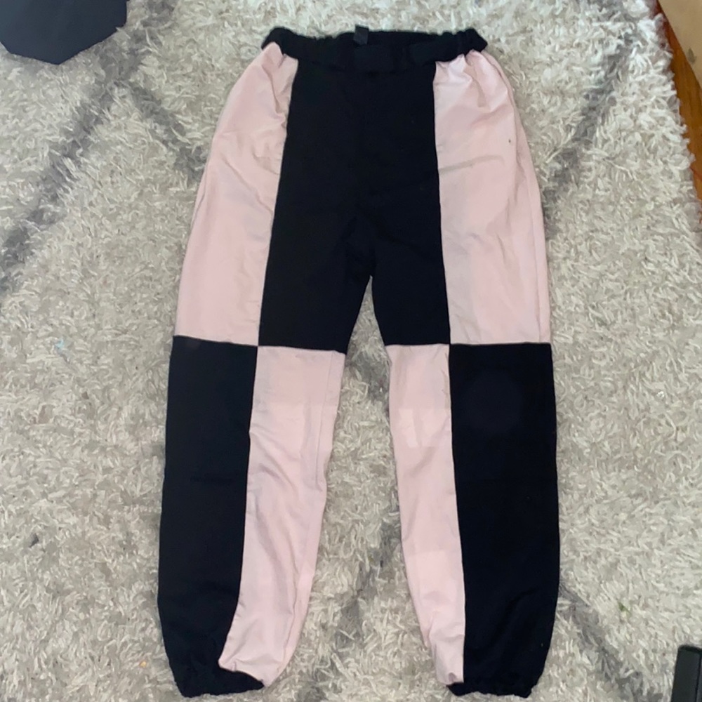 Shein pink & black checker print sweats!